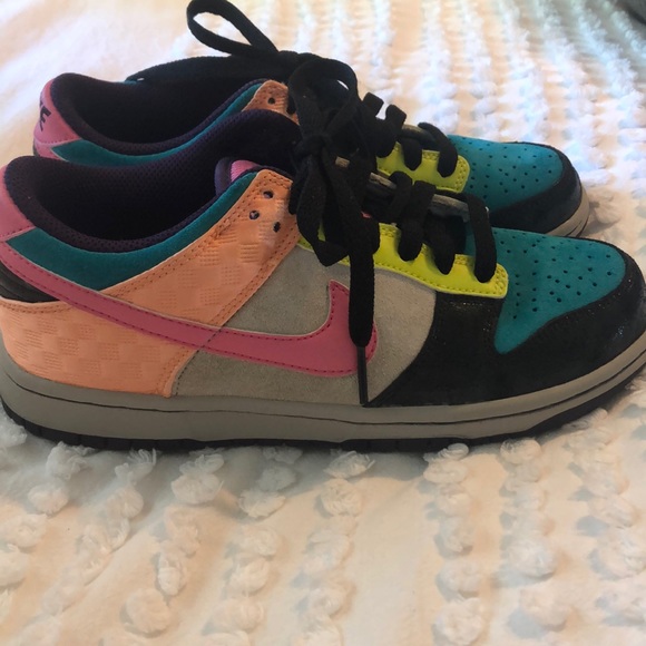 womens nike shoes colorful